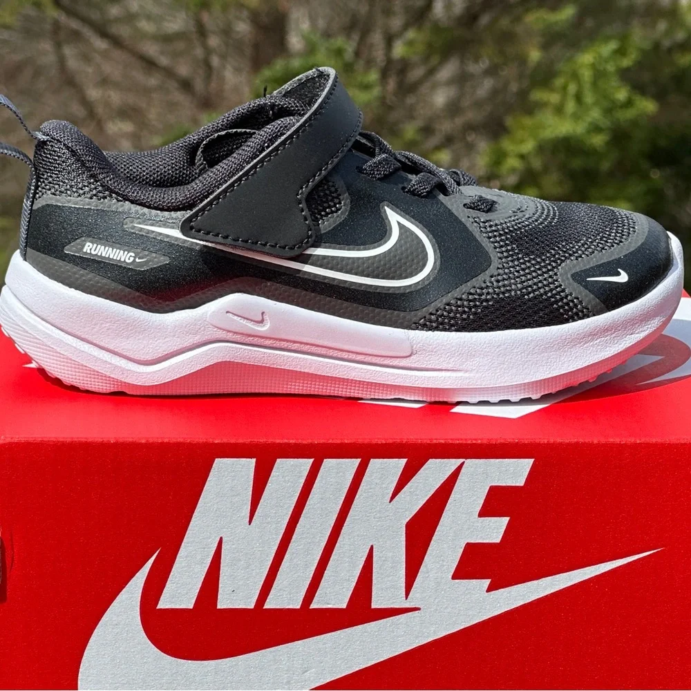 NEW Nike Little Kid Unisex Cosmic Runner Casual Everyday Sneaker Toddler 10C